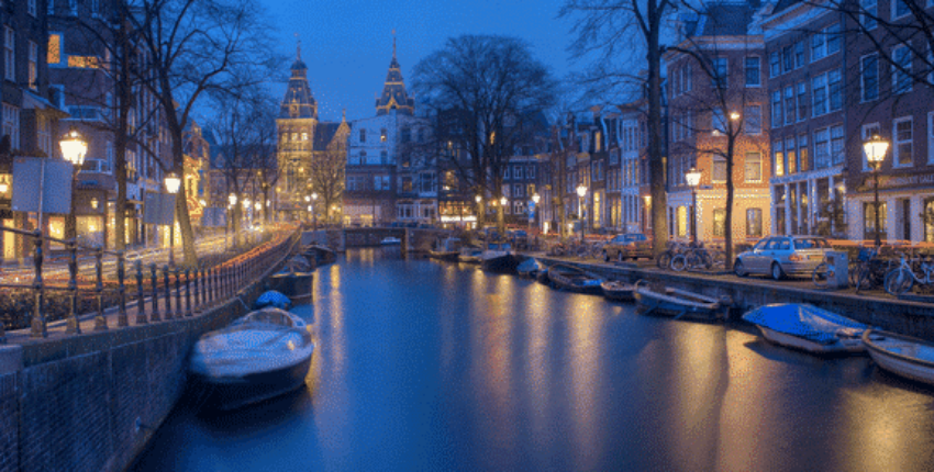 Neapole - Amsterdama : privātā reaktīvā lidmašīna noma