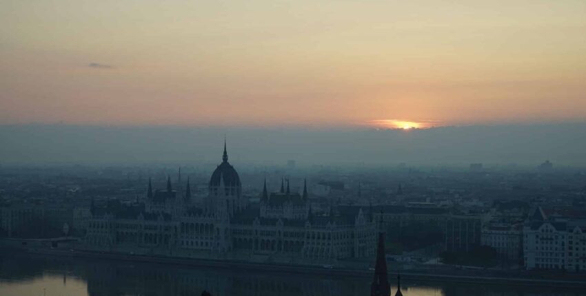 Parīze - Budapešta : privātā reaktīvā lidmašīna noma