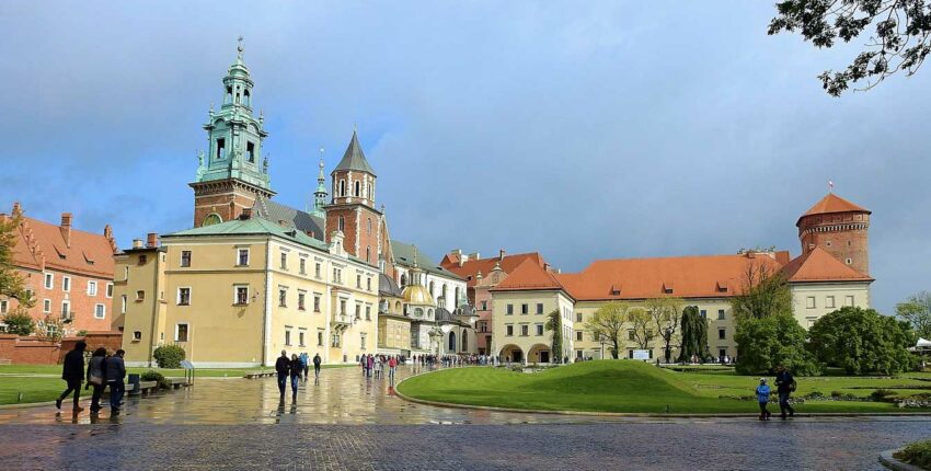 Krakova Žans Pāvils II : privāto reaktīvo lidmašīnu noma 