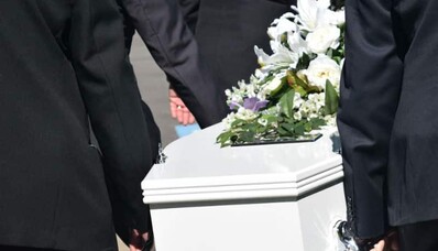 Kā organizēt zārka repatriāciju ar lidmašīnu?