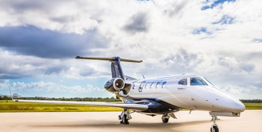 PHENOM 300 sur la piste