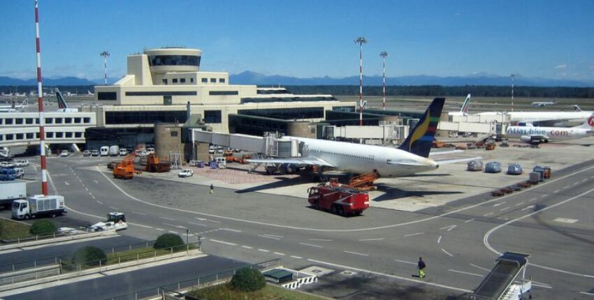 Milāna Linate : privātā reaktīvā lidmašīna noma