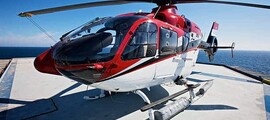 Hélicoptère Agusta 109 sièges alignés gris