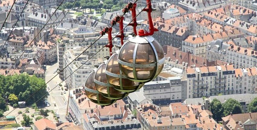 Grenoble Isère : privātā reaktīvā lidmašīna noma 