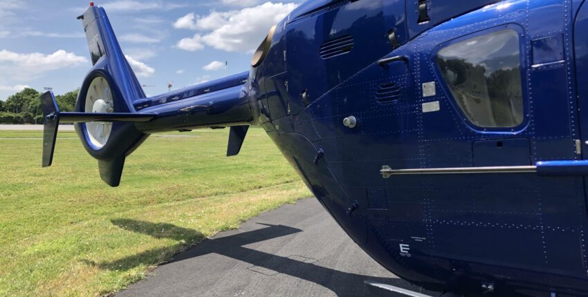 EC 135 bleu
