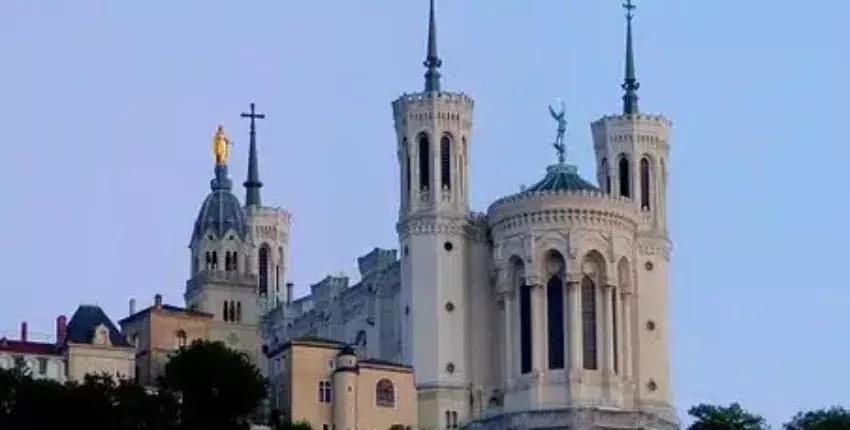 Lyon Bron: privāto reaktīvo noma 