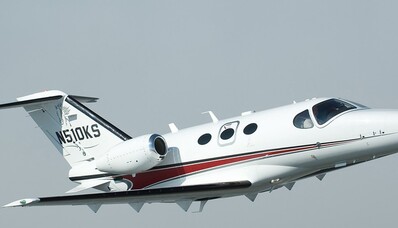 Citation Jet Mustang vai Embraer Phenom 100 – kā izvēlēties?