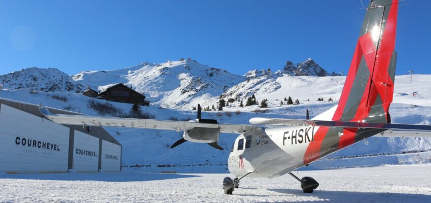 Vulcanair P68 posé sur la neige