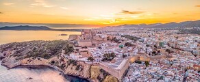 Neapole - Ibiza: privātā reaktīvā lidmašīna noma