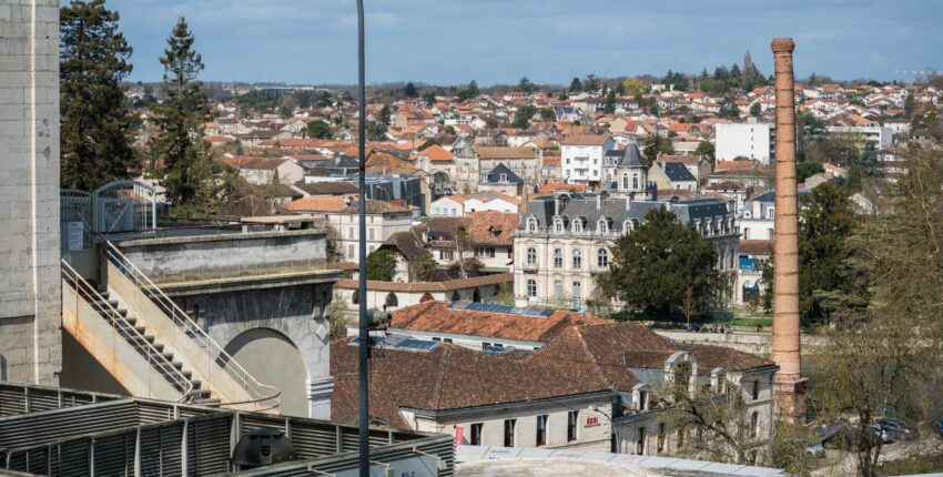 Angoulême Cognac: privāto reaktīvo noma 