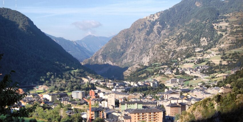 Andora-La Seu : privātā reaktīvā lidmašīna noma 
