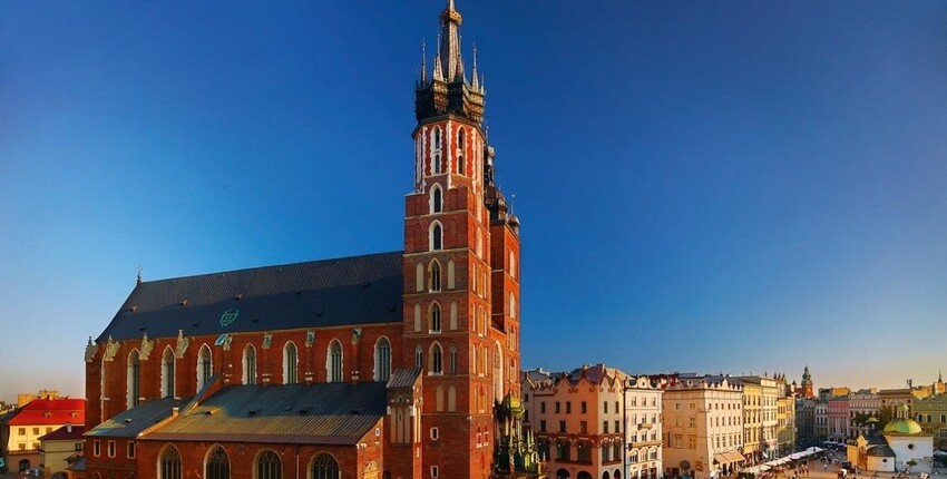 Krakova Jānis Pāvils II : privātā reaktīvā lidmašīna noma 