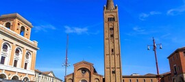 Redžo Emīlija : privātā reaktīvā lidmašīna noma 