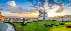  Lucca Tassignano : privātā reaktīvā lidmašīna noma 