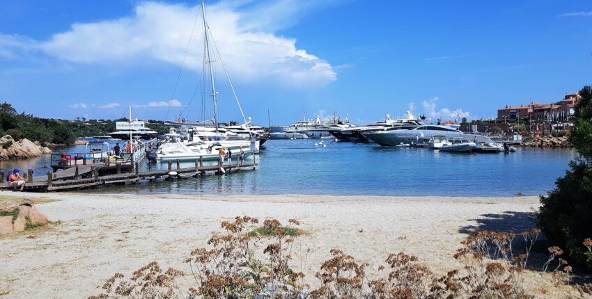 Privātā reaktīvā lidmašīna un helikopteru čartera Porto Cervo