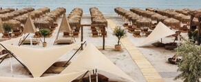 Privātā reaktīvā lidmašīna un helikopters hartu Mamaia