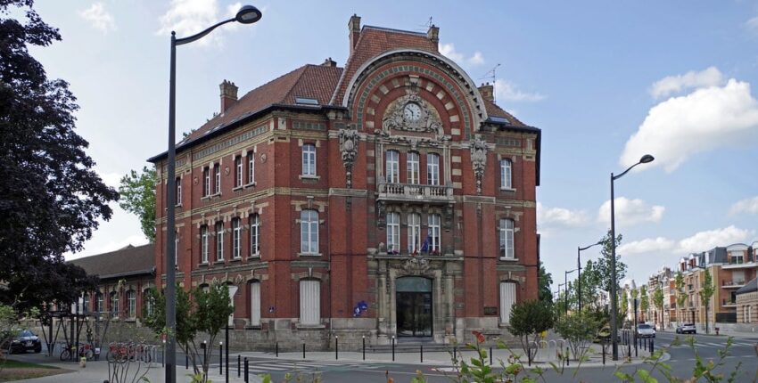 Iznomāt privātu reaktīvo lidmašīnu no Valansjēns-Denain lidosta