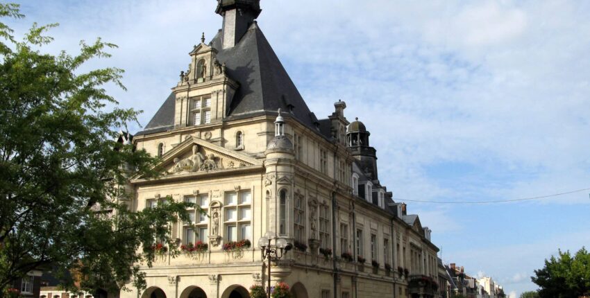 Privātā reaktīvā lidmašīna noma pie Perronne - Saint-Quentin lidlauks