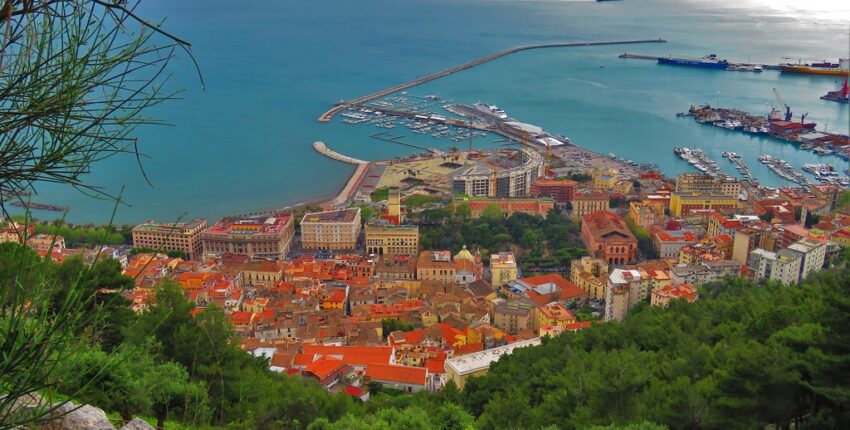 Salerno : privātā reaktīvā lidmašīna noma
