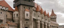 Privātā reaktīvā lidmašīna un helikopters hartu Mamaia
