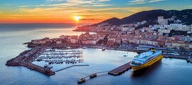 Parīze - Ažaksjo : privātā reaktīvā lidmašīna noma 