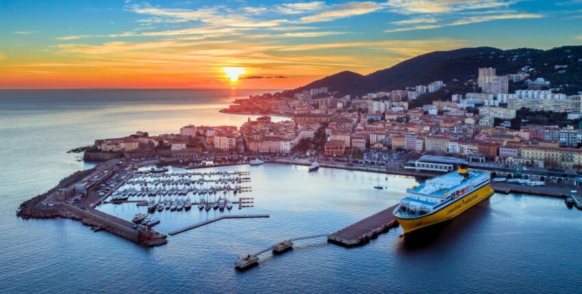 Saint-Tropez - Ajaccio : privātā reaktīvā lidmašīna noma