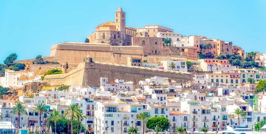 Amsterdama - Ibiza : privātā reaktīvā lidmašīna noma