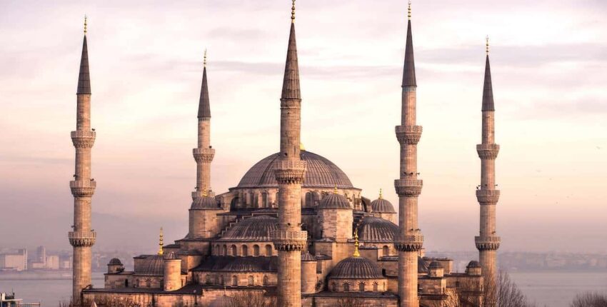 Stambula Ataturk: privātā reaktīvā lidmašīna atrašanās vieta