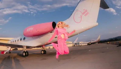 Sliv Air: Paris Hilton paraksta Gulfstream ar savu tēlu