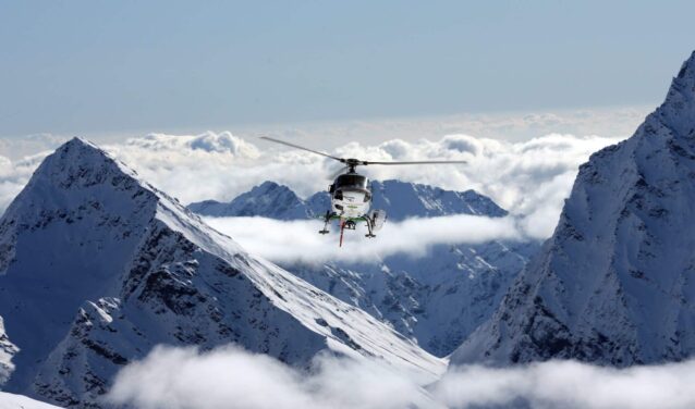 Milāna - Kurmaijēra: transfērs ar helikopteru